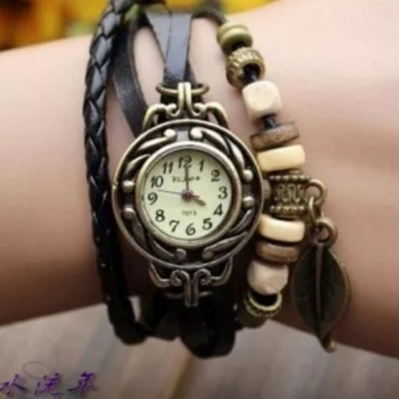 Leather Vintage Quartz Layered Bracelet Watch - Picture 5 of 5
